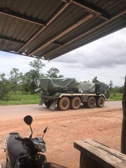 🇰🇭🇹🇭 Footage of Cambodian soldiers moving an RM-70 122mm multiple rocket launcher system toward Oddar Meanchey.  

https://youtube.com/shorts/jQuOf_FpdAY?feature=share