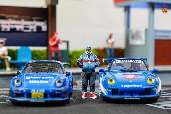 Porsche RWB 930 Wally's Jeans livery and Porsche RWB 993 Supernine by Tarmac Works in 1:64 scale with 1:64 figure on AREA 164