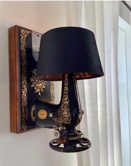 Sewing machine lamp
