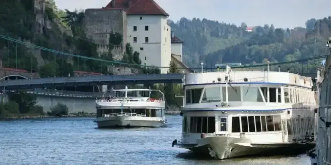 🏰✨ Passau Altstadt: Wo drei Flüsse auf barocke Schönheit treffen!