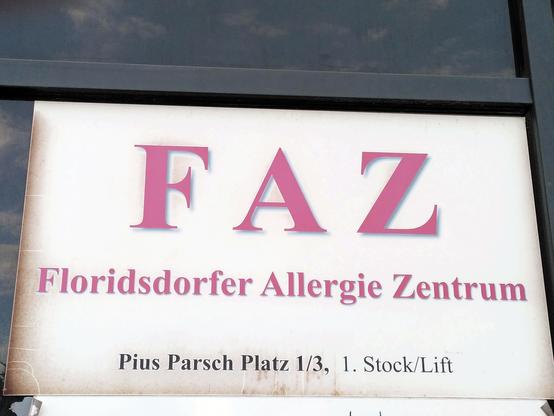 Schild: FAZ Floridsdorfer Allergie Zentrum