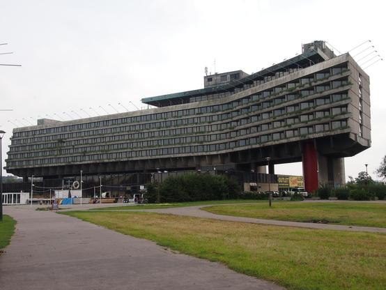 the wing section of the building, it is five floors high 