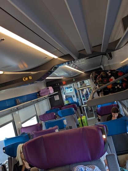Intérieur de première classe de Coradia Alstom configuration Intercités.