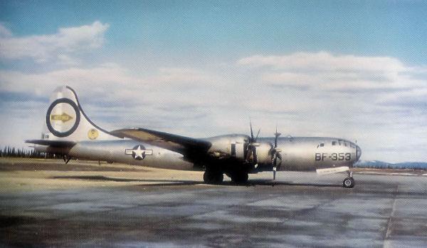 B-29 44-61671, lackiert als B-29-40-MO Superfortress 44-27353. Das Original wurde verschrottet.
Quelle: Historische Forschungsagentur der US-Luftwaffe, Maxwell AFB Alabama
Lizenz: Public domain