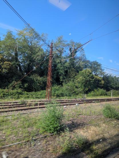 Poteau caténaire midi à Puyôo
