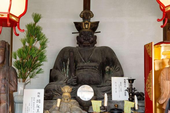 Statue of Enma (the 'Hell King') at Rokudo Chinno-ji.
Photo thanks - https://uryu-tsushin.kyoto-art.ac.jp/