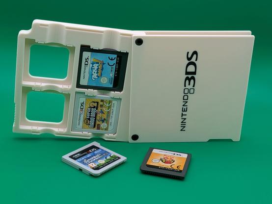 NDS 3DS Game case holder