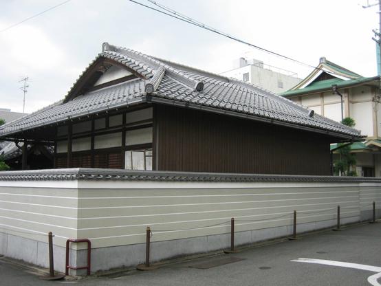 The tiny temple of Hoon-ji, thought to be connected to the creation of Hidari Daimonji.