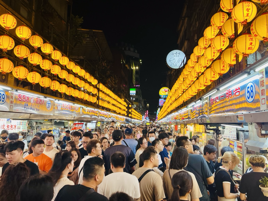 Keelung Miaokou Night Market 