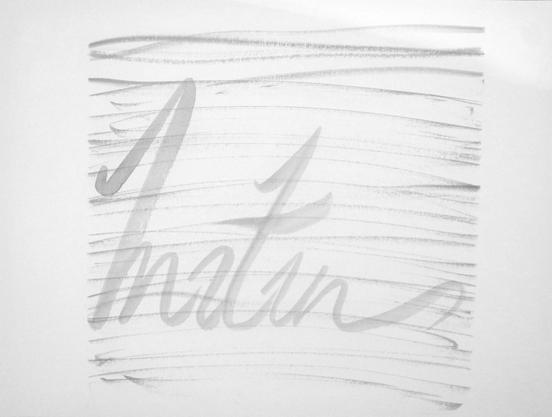 Le mot MATIN est calligraphié en traits fluides et gris clair, caché par des lignes douces qui évoquent la brume