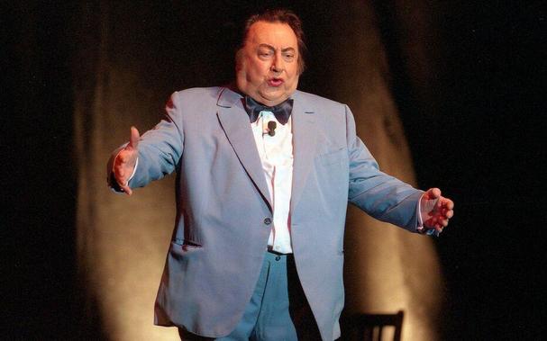 Коли людина мовчить ...
Раймон Девос

Quand un homme ne dit ...
Raymond Devos
https://buymeacoffee.com/valdeloir/guxegocagu

#мовчання #слово #мудрість #цитата #РаймонДевос #silence #word #wisdom #quote #RaymondDevos