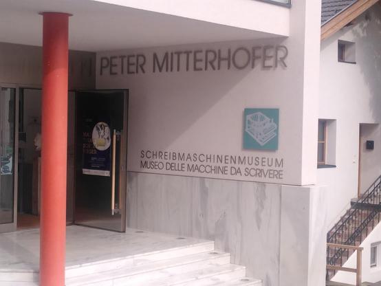 Eingang des Schreibmaschinenmuseums in Partschins