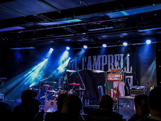 Phil Campbell 
