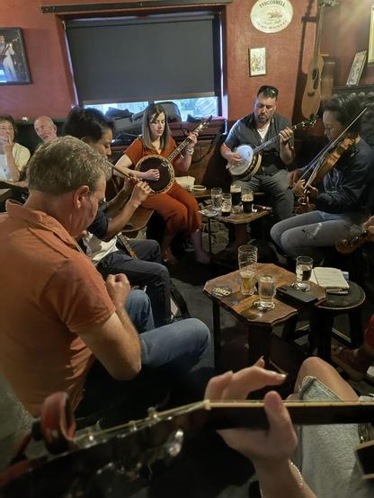 Begonnen haben eine Handvoll Musiker... dann kamen immer Neue dazu...