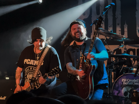 Phil Campbell 