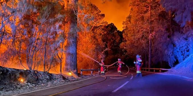 Європу охопили пожежі. 22 серпня.
https://buymeacoffee.com/valdeloir/22-3947541
#пожежі #європа #клімат #іспанія #екологія
#стрімер #франція #смерть #соцмережі #насильство
#поїзди #авіація #єс #податки #транспорт
#fires #europe #climate #spain #ecology
#streamer #france #death #socialmedia #violence