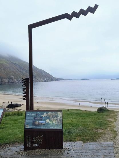 Der Keem beach liegt in der Keem bay...