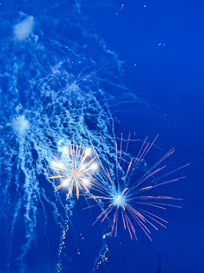 Fireworks explode over Reykjavík for Menningarnótt 