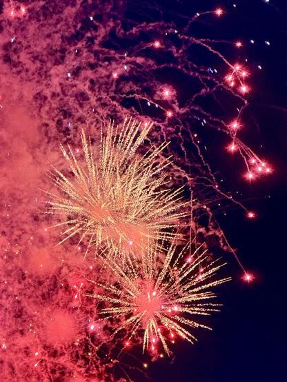 Fireworks explode over Reykjavík for Menningarnótt 