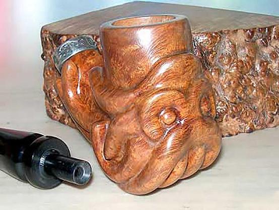A Cthulhu shaped briar tobacco pipe.