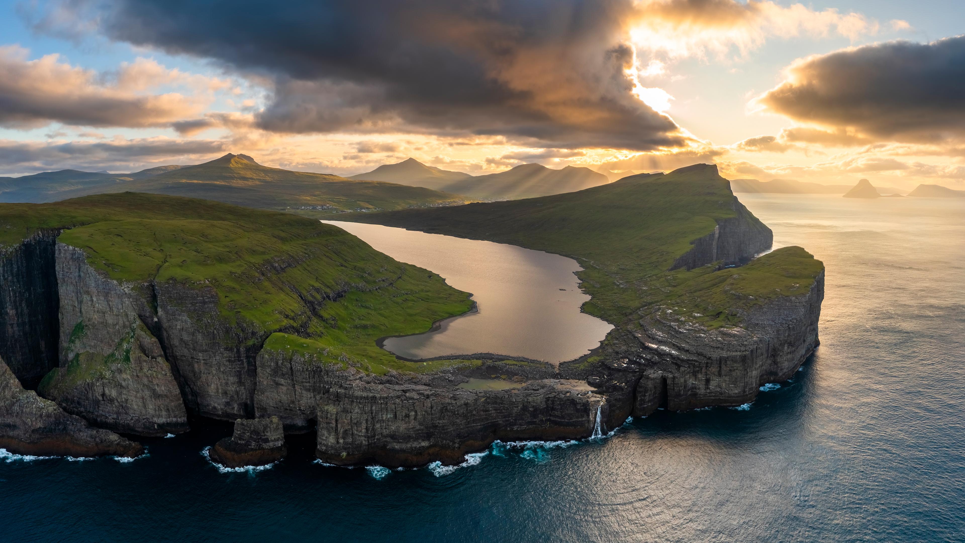 Sørvágsvatn lake, Island of Vágar, Faroe Islands Sørvágsvatn lake, Island of Vágar, Faroe Islands