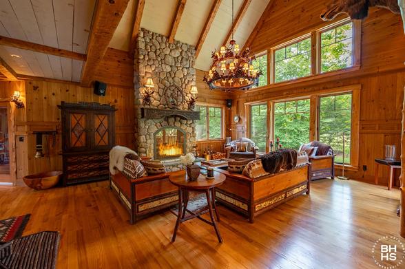 FORSTHAUS IN LAKE PLACID
Living Room