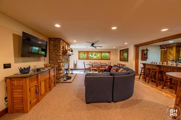 FORSTHAUS IN LAKE PLACID
Entertainment Room