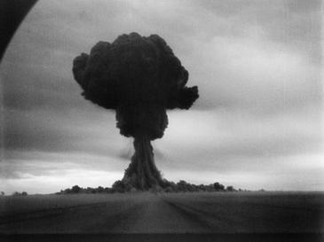 Explosion der RDS-1 (1949)
Quelle: http://nuclearweaponarchive.org/Russia/Joe43.jpg