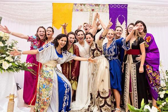 women wearing moroccan tradional cloths