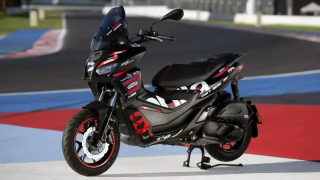 Aprilia has launched a new MotoGP Replica version of the urban adventure SR GT scooter, with all the right graphics and logos from the race-winning RS-GP25 motorcycles...