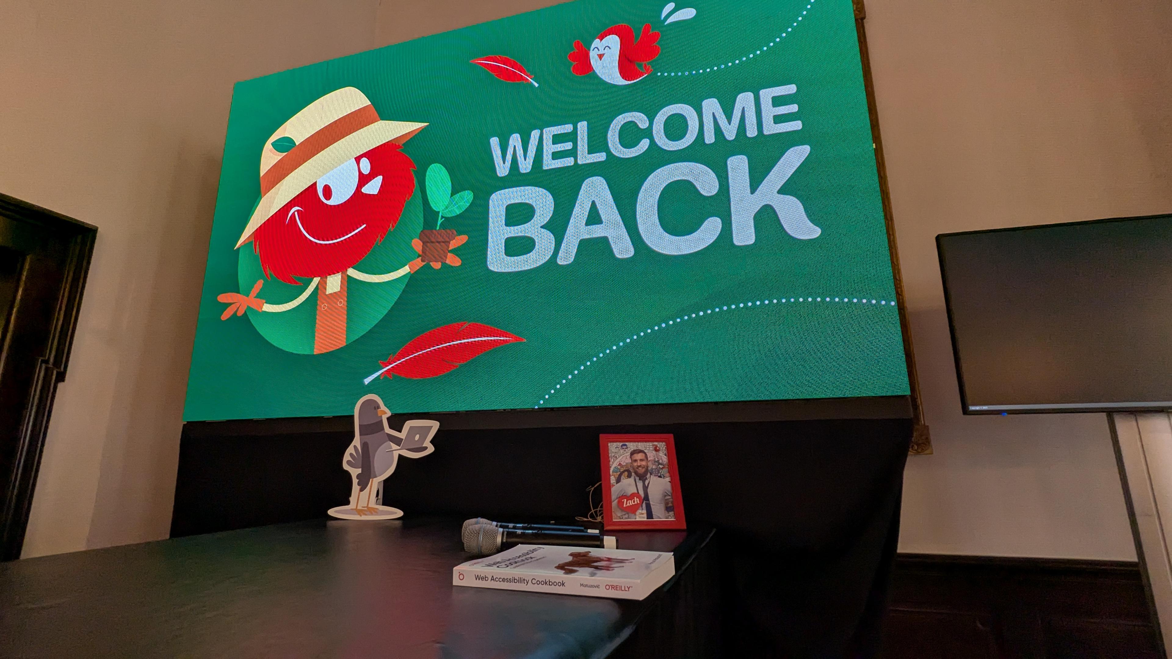 @zachleat wondering who's gonna give the next talk at @smashingconf 🤔