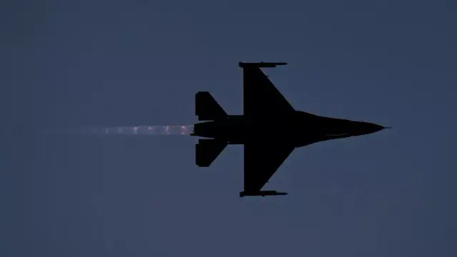 Des avions de chasse (photo d'illustration) ont été déployés par l'Otan pour abattre les drones russes qui ont violé l'espace aérien polonais dans la nuit de mardi à ce mercredi. (Photo Sergei Gapon/AFP)