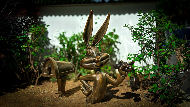 Bugs Bunny Statue 