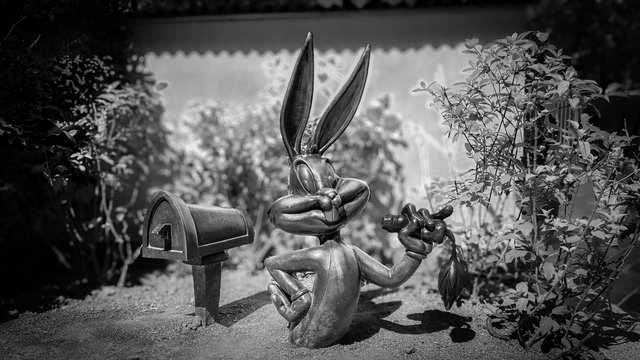Bugs Bunny Statue 