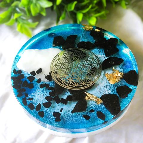 Orgonite anti wifi straling schijf met toermalijn, bergkristal en lavasteen. Handgemaakte orgonite schijf voor bescherming tegen elektromagnetische straling, aarding en spirituele energie

#orgoniteantiwifischijf #orgoniteshaarlem #orgonitesilvia