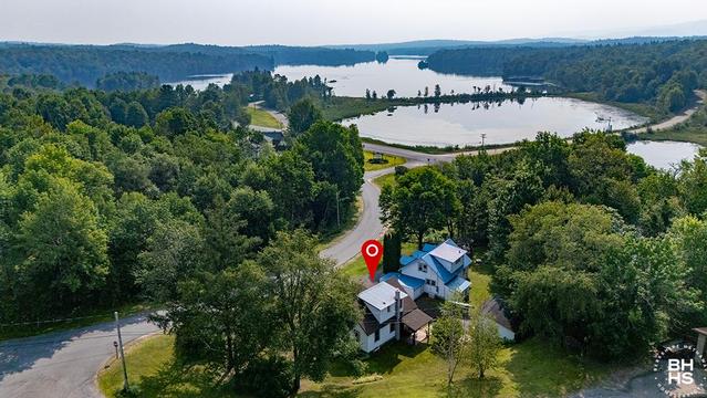 CHARMING HOME IN PIERCEFIELD
Aerial To Piercefield Flow