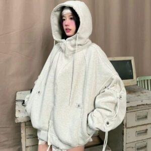 Áo khoác nỉ luôn là một món đồ "bất bại" trong tủ đồ nhờ sự đơn giản, tiện lợi và khả năng giữ ấm tuyệt vời. Xem tại đây: https://maysoichivang.com/ao-khoac-ni-giu-am-da-dang-mau-thoai-mai-2025