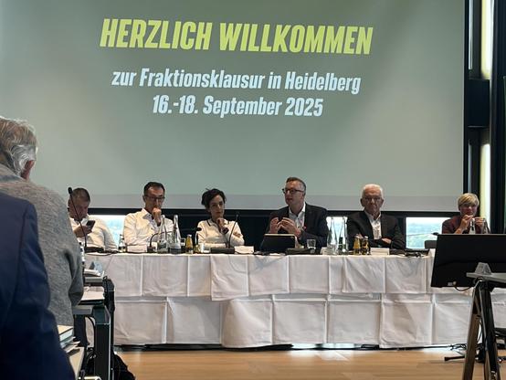 Podium ua mit MP Kretschmann, FV Schwarz, Cem Özdemir