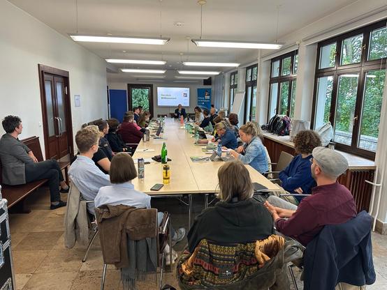 Teilnehmende des Workshops in der Gedenkstätte Buchenwald.