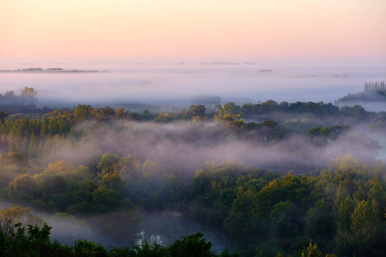 Misty morning above the Marne Misty morning above the Marne
