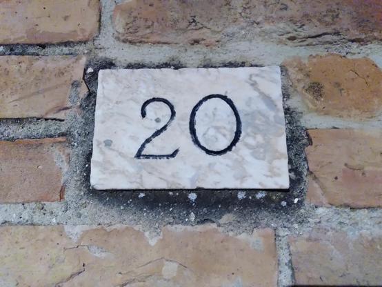 Hausnummer 20, auf der Casa di Boccaccio