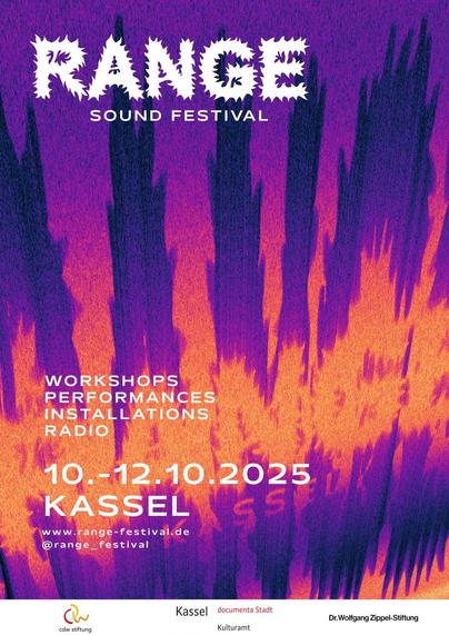 Flyer für das Range Festival in Kassel. In der oberen linken Ecke steht in weißer Schrift "RANGE SOUND FESTIVAL" in der unteren linken Hälfte steht "WORKSHOPS PERFORMANCES INSTALLATIONS RADIO", "10. - 12.10.2025 KASSEL", "www.range-festival.de @range_festival". Der Hintegrund ist eine Abstraktion des Range Schriftzuges und erinnert mit der Farbgebung von Orange bis Lila an ein Spektrogramm.