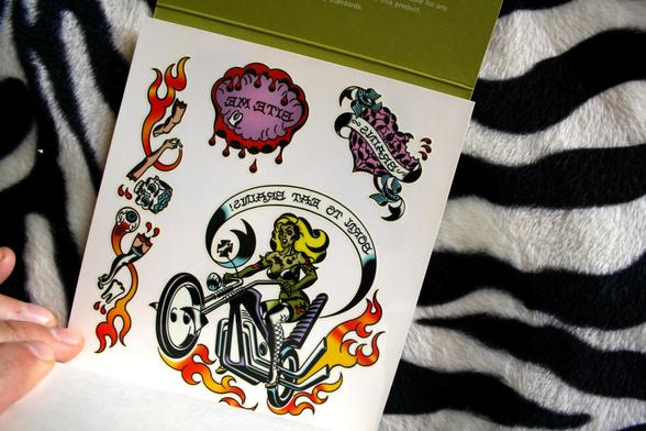 ZOMBIE - 30 TEMPORARY TATTOOS Mitch O'Connell 20€