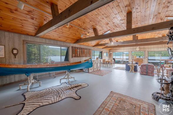 DEAR CROSSING ON LAKE PLACID
Boathouse 