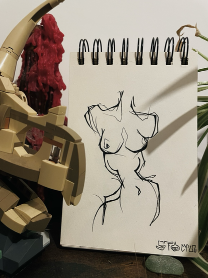 Dessin graphique et spontané de buste de femme style croquis