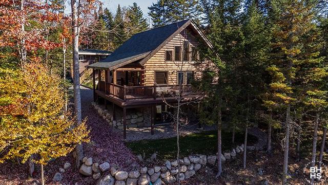 NEWLY BUILT LOG HOME IN LAKE PLACID
Exterior