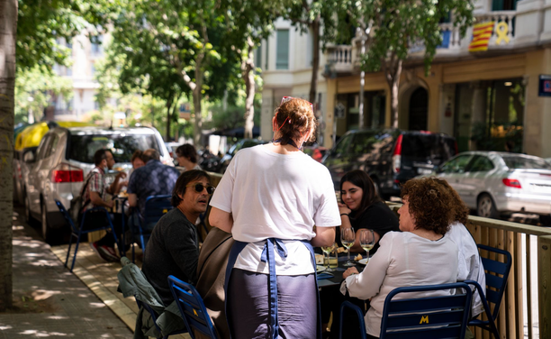 La meitat del personal de bars i restaurants a Barcelona no parla català (Ajunt. Barcelona/Mariona Gil)