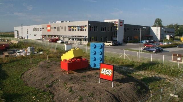 LEGO® Kladno Factory Marks 25 Years with 128,333 Brick Royal Crown