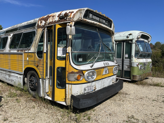 This is a very old GMC new look fishbowl bus. Very rusty but still in it’s 1980s MBTA colors.