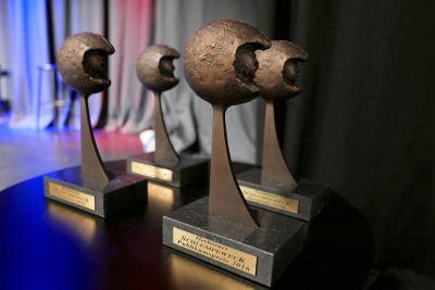 17. Herborner Schlumpeweck
Sechs Künstler treten im Oktober in der Herborner Kulturscheune an: Nils Heinrich, Monsieur Momo, Andrea Volk, Tom Dewulf, @bartuschkacomedy und @max__beier.
http://www.kabarett-news.de/News-vom-27.09.2025-herborner-schlumpeweck.html
Foto Copyright Kulturscheune Herborn (KuSch) 